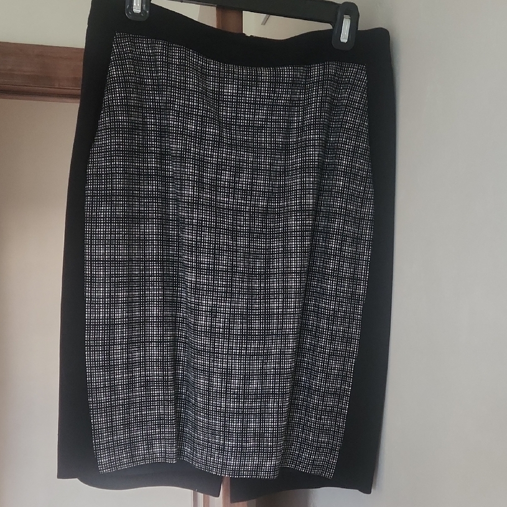 Talbots Black and White Pencil Skirt Knee-Length Workwear